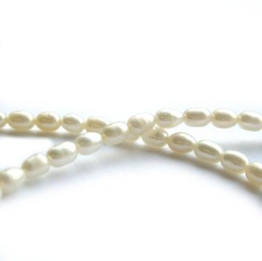 2 - 2.5 Cultured Pearl White 'Rice' Shape