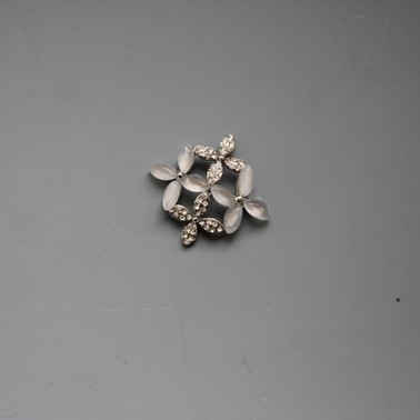 Silver four flower detail