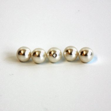 8mm 1/2 Drilled Light Cream Pearls