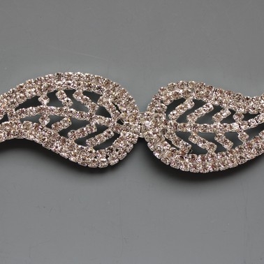 Silver leaf style buckle with crystals