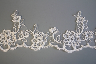 Corded flower lace edging 