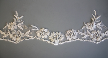 Embroidered lace edge with beads